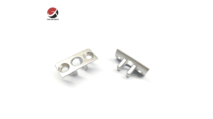 不(bú)鏽鋼鑄造(zào)機械設備(bei)零部件（來(lái)圖來樣定(dìng)制加