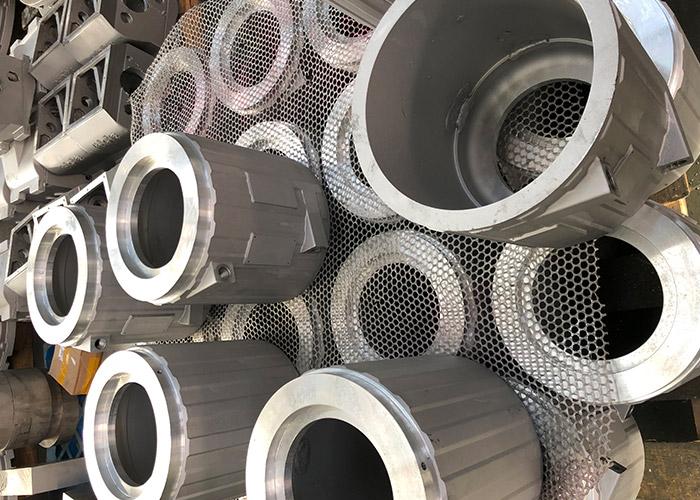 合金鑄(zhu)造澆入型腔(qiang)冷卻到室溫(wen)要經曆三個(gè)階段